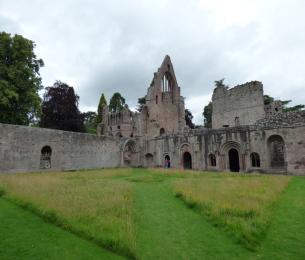 Cloister_courtyard