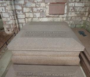 Sir_Walter_Scott_Grave